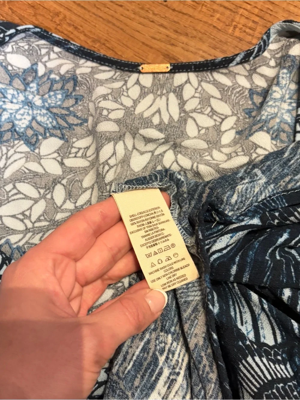 Light Blue Floral V-Neck Puff Sleeve Top